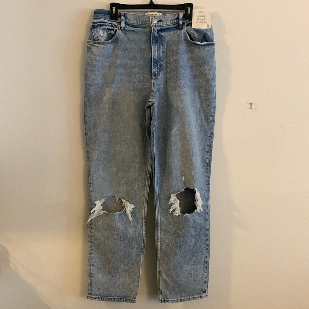 Abercrombie & Fitch NWT Curve Love The 90’s Straight Ultra High Rise Jeans!